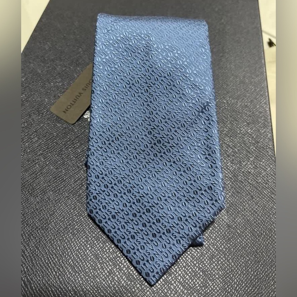 Louis Vuitton Ties - Picture 1 of 5